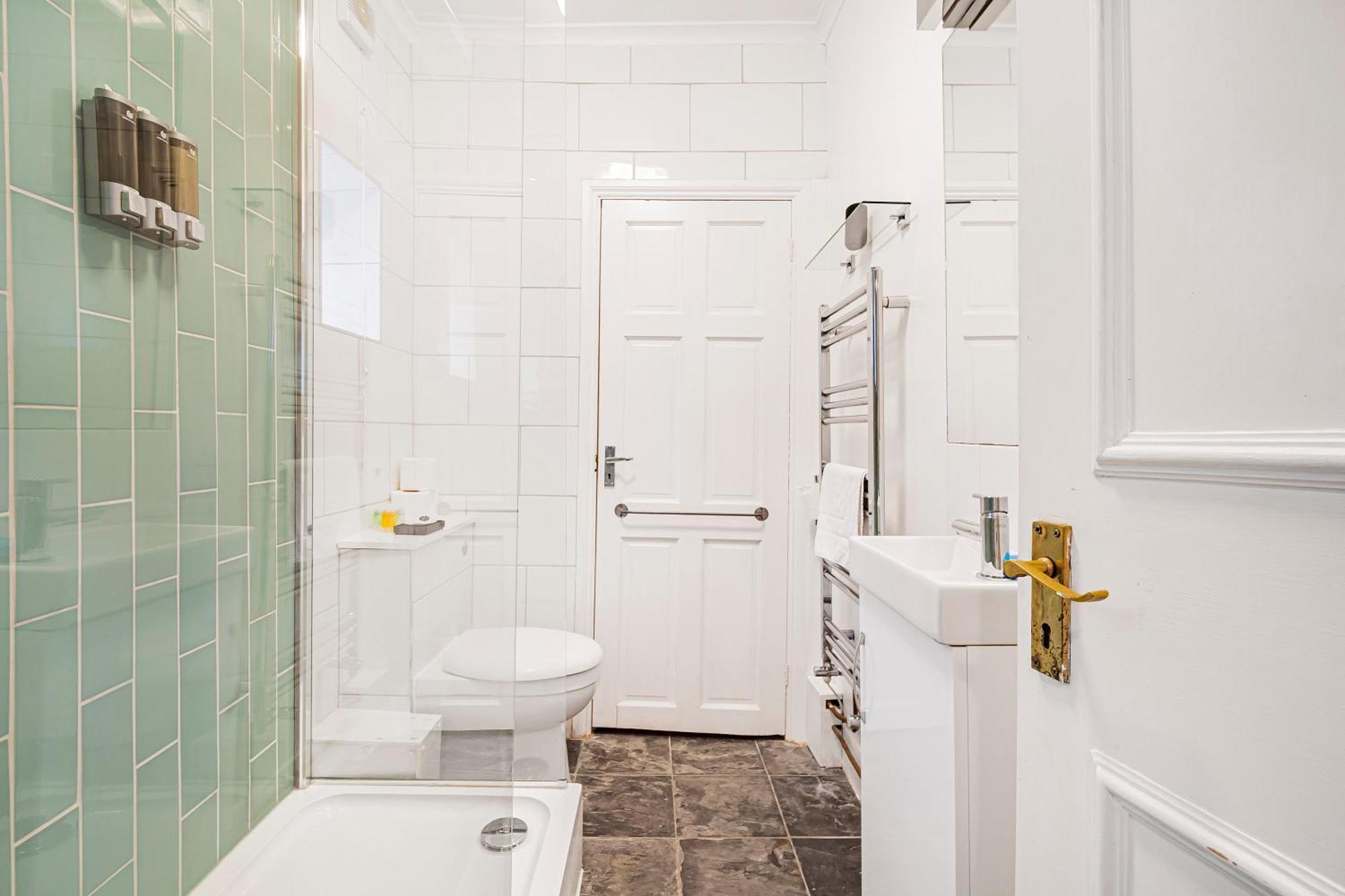 Pass The Keys Private Garden Apartment By Tulse Hill Station Londen Buitenkant foto